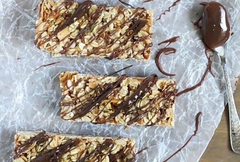 Read more about the article Fruit & Oat Energy Bars
